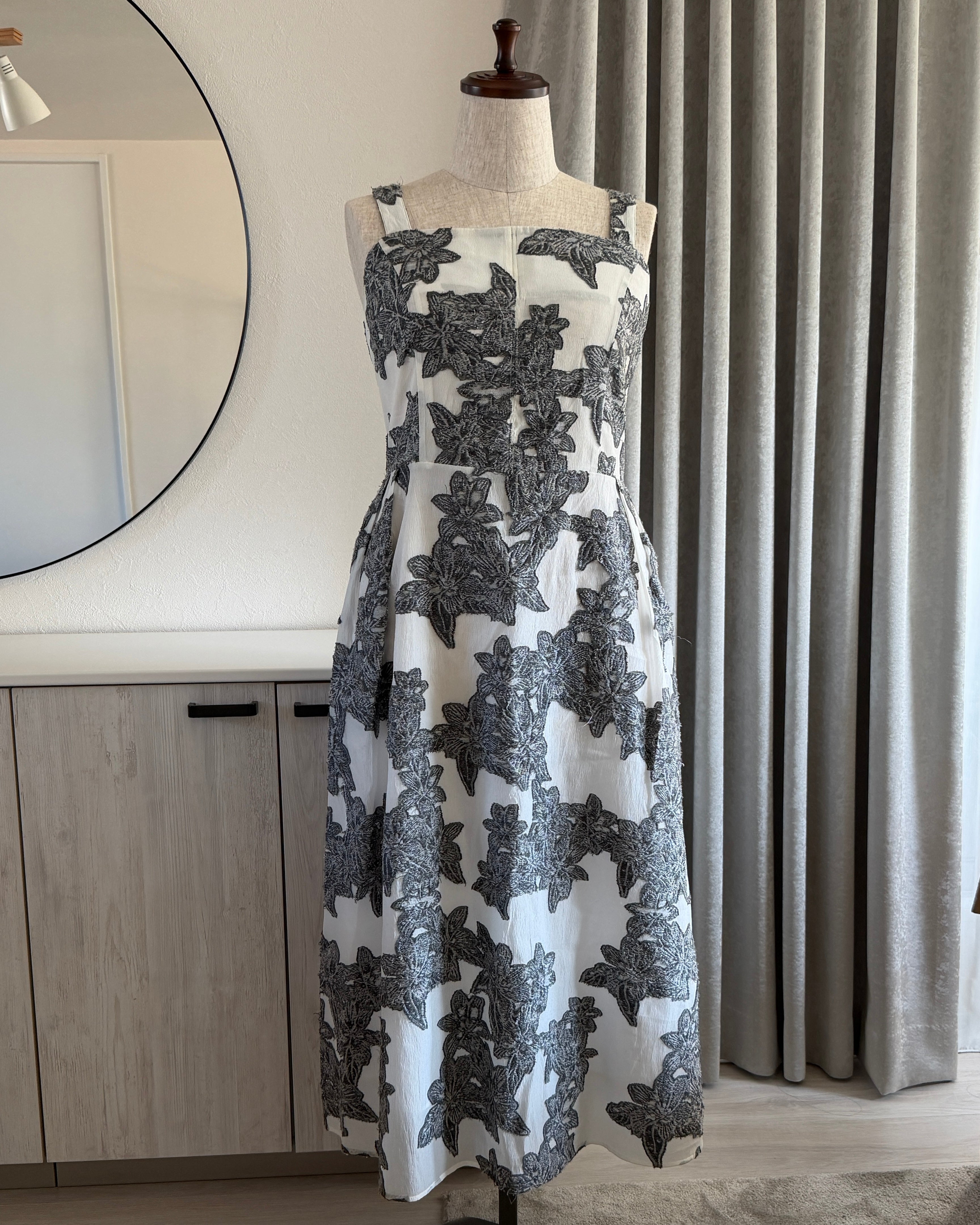 jours＋ Amaryllis Dress Onepiece 試着のみ完売品 Amaryllis Dress Onepiece – Jours+
