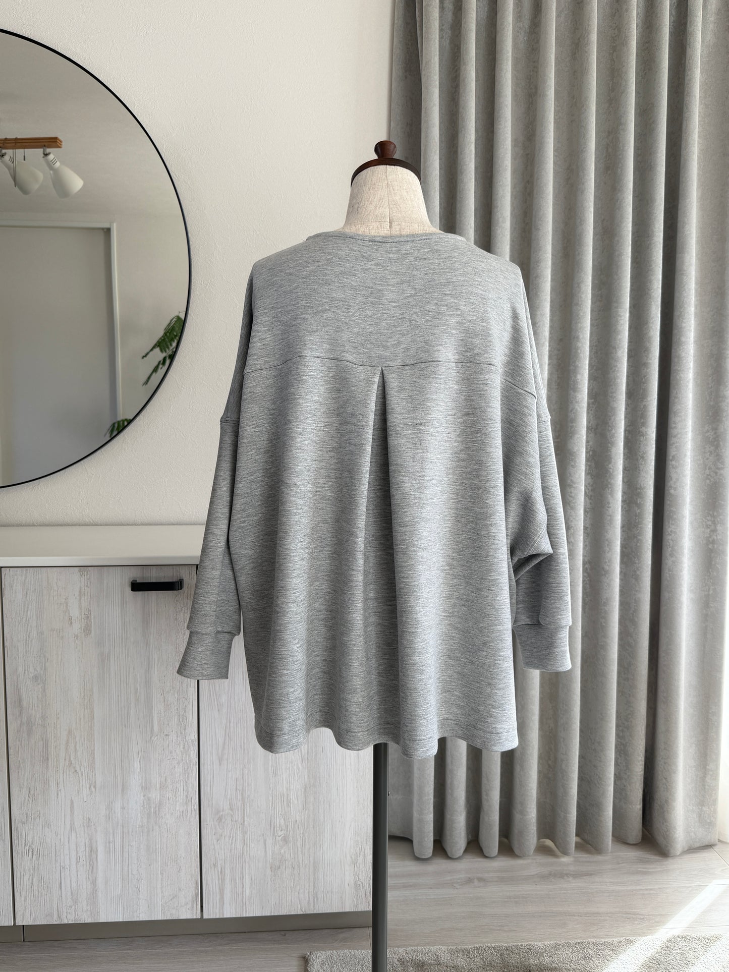 Box Slit Pullover