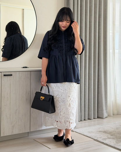 Petal Frill Half-sleeve Blouse