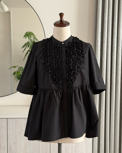 Petal Frill Half-sleeve Blouse